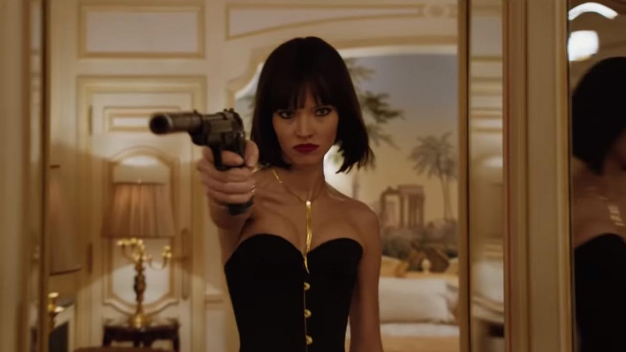 Anna le thriller d espionnage de Luc Besson se d voile dans un